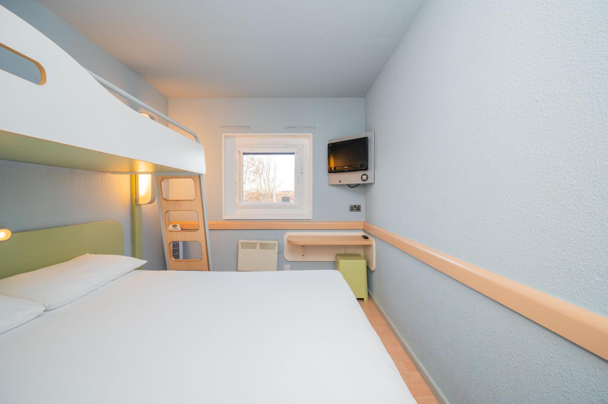 Ibis Budget London Barking 2*