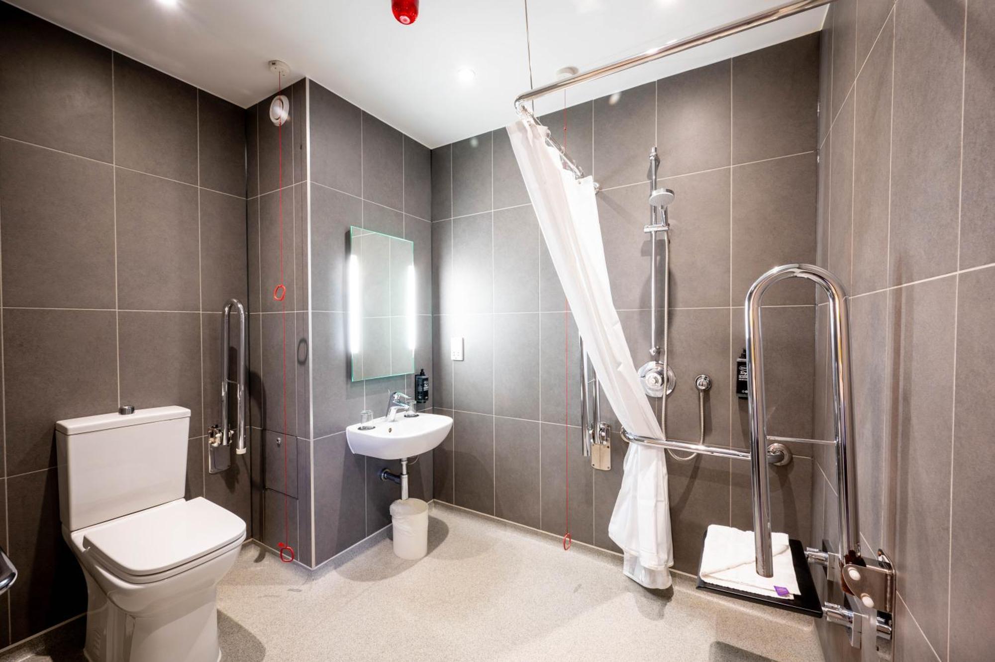 Ibis Budget London Barking Hotel 2*