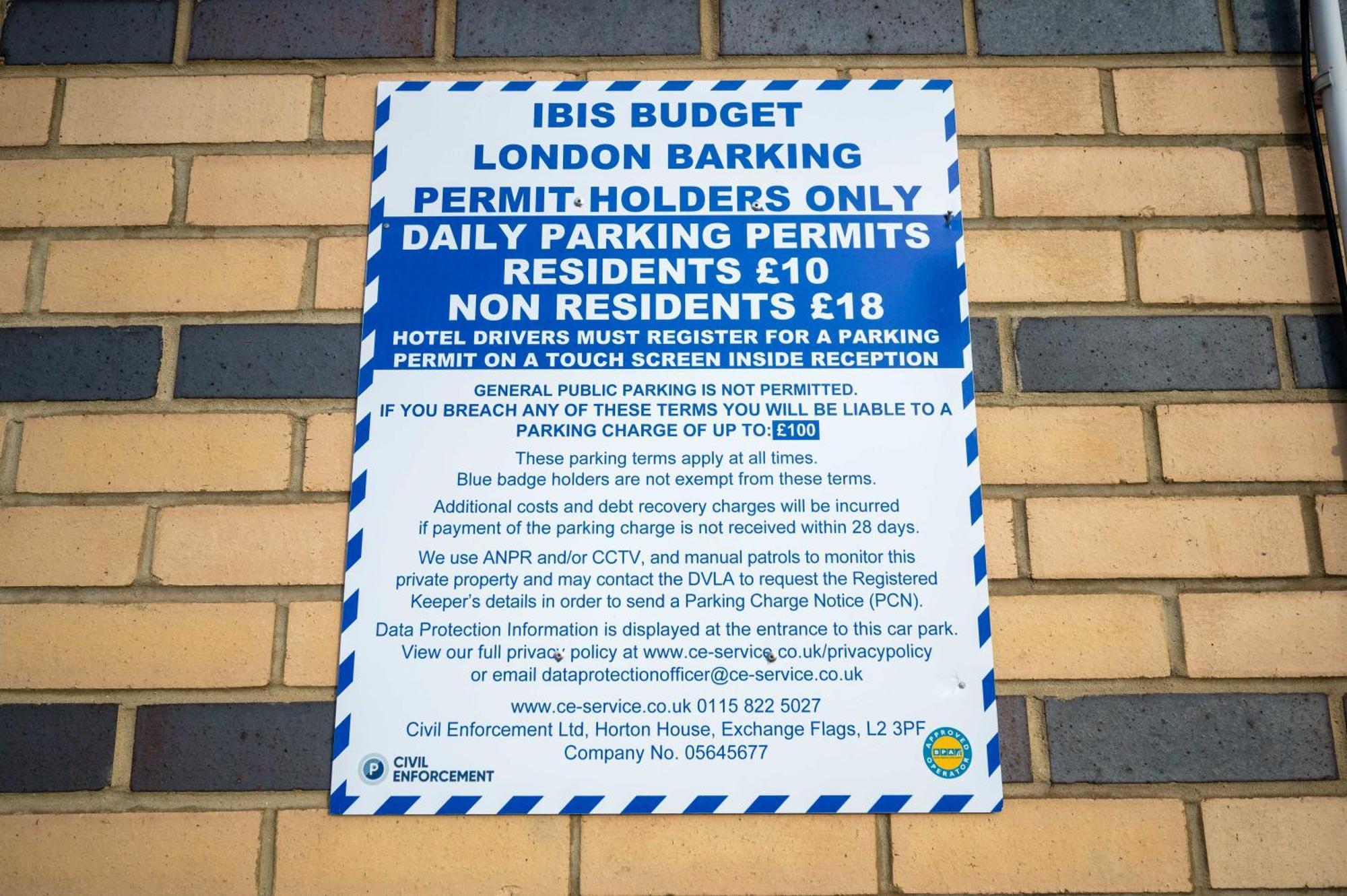 Ibis Budget London Barking Hotel 2*